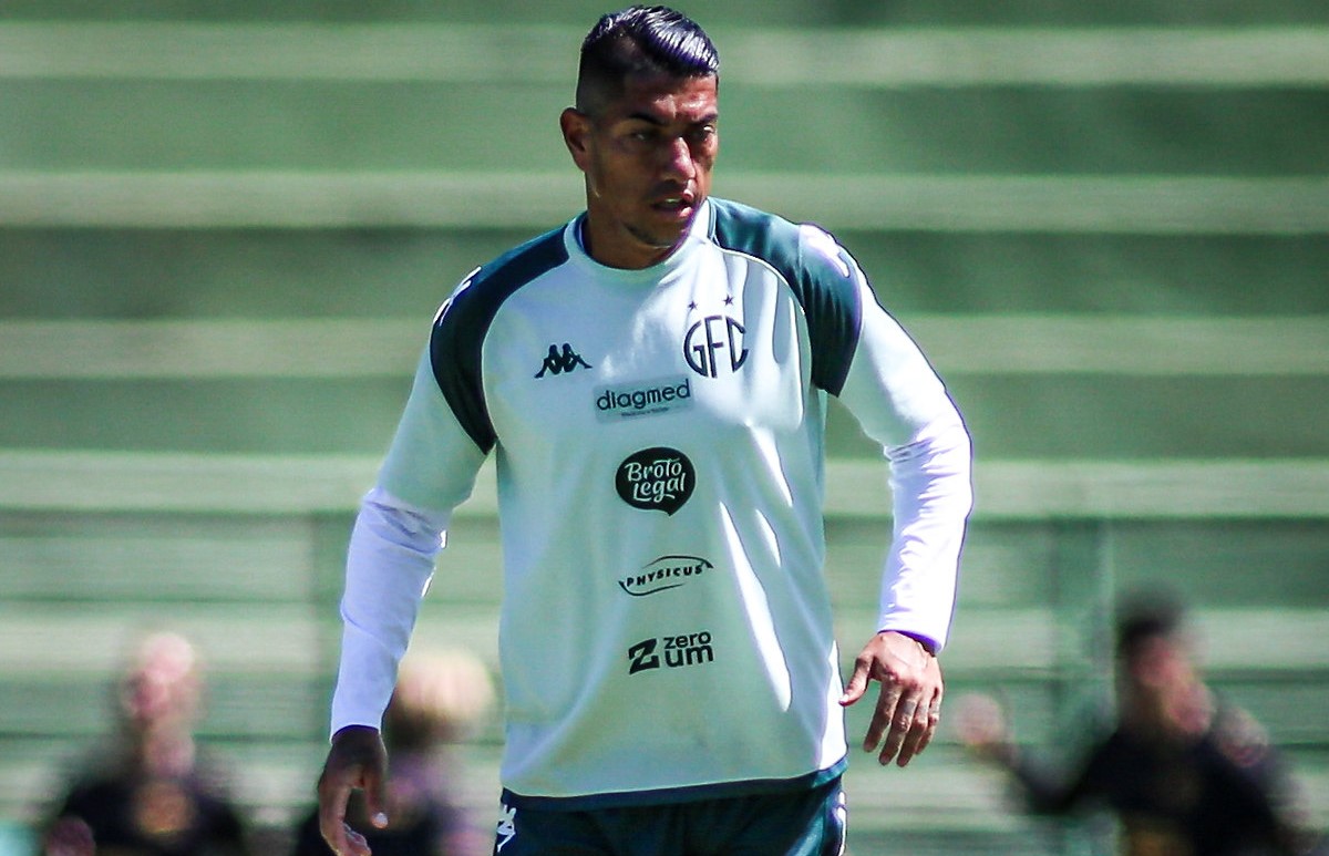Guarani confirma renovação do volante Ralf e empréstimo de Takahashi ao Pouso Alegre