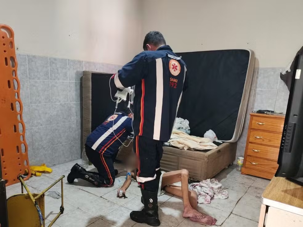 Idoso é encontrado debilitado e em situação de abandono dentro de casa em Limeira