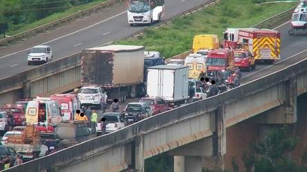 Funcionário de concessionária morre e policiais ficam feridos em acidente em rodovia de Piracicaba