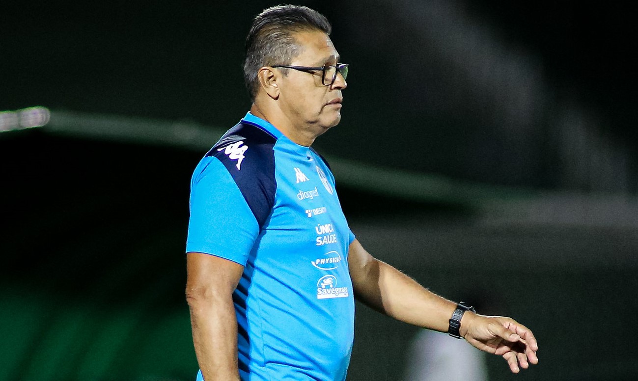 “Vaiar jogador do seu time não é legal”, afirma técnico do Guarani após empate com o Itabaiana