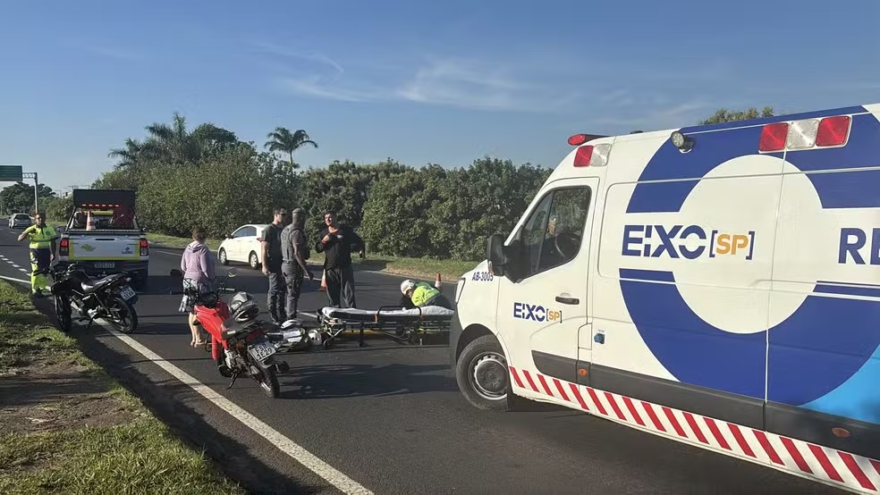 Acidente entre carro e moto deixa mulher ferida e complica o trânsito em Piracicaba