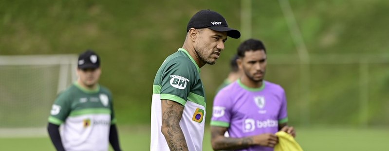 América-MG, de Roger Silva, encara Ponte Preta para tentar sair da lanterna