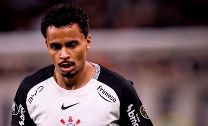Corinthians não paga multa e volante é desfalque contra o Flamengo