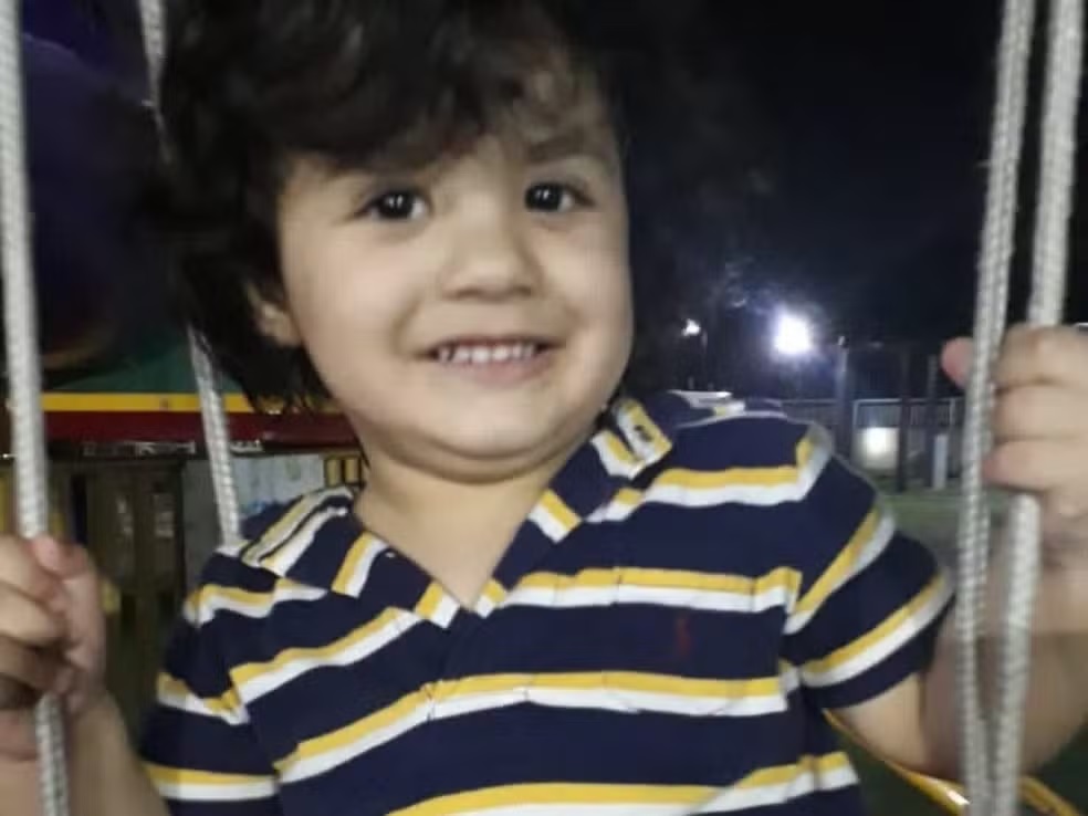 Pai e avó de menino levado ao Egito são condenados a prisão por não entregá-lo à mãe