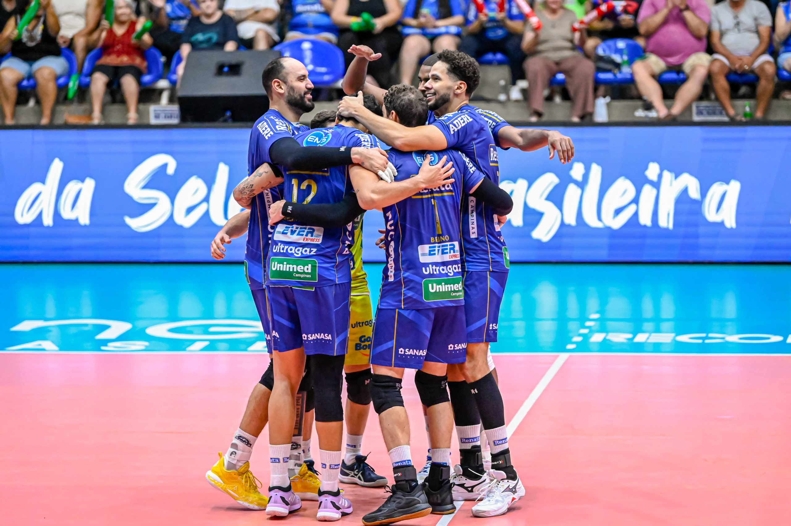 Vôlei Renata e Praia Clube iniciam disputa por vaga da decisão da Superliga; CBN Campinas transmite o jogo