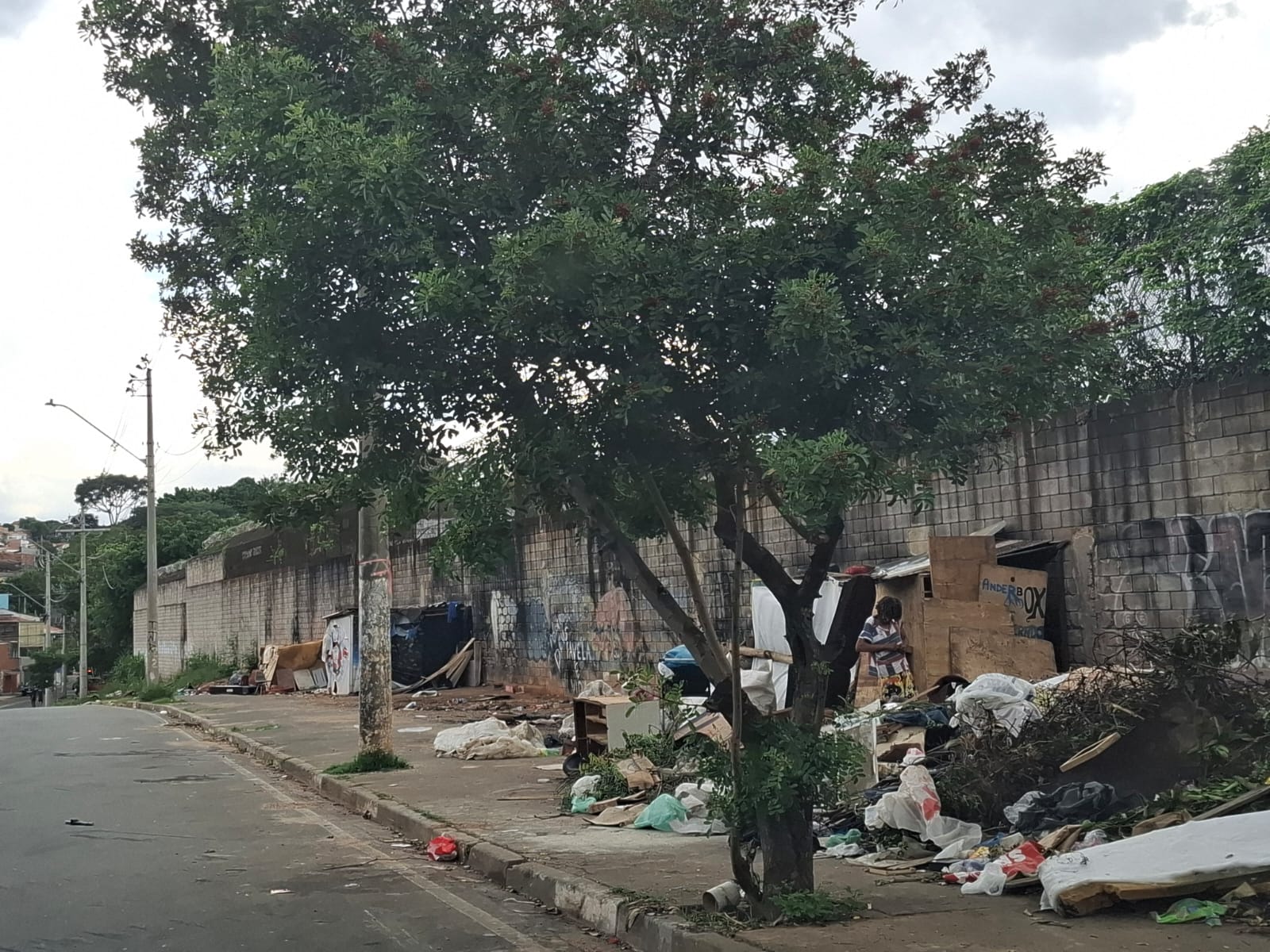 ‘Mini cracolândia’ na região de viaduto expõe problema social e de segurança no Von Zuben