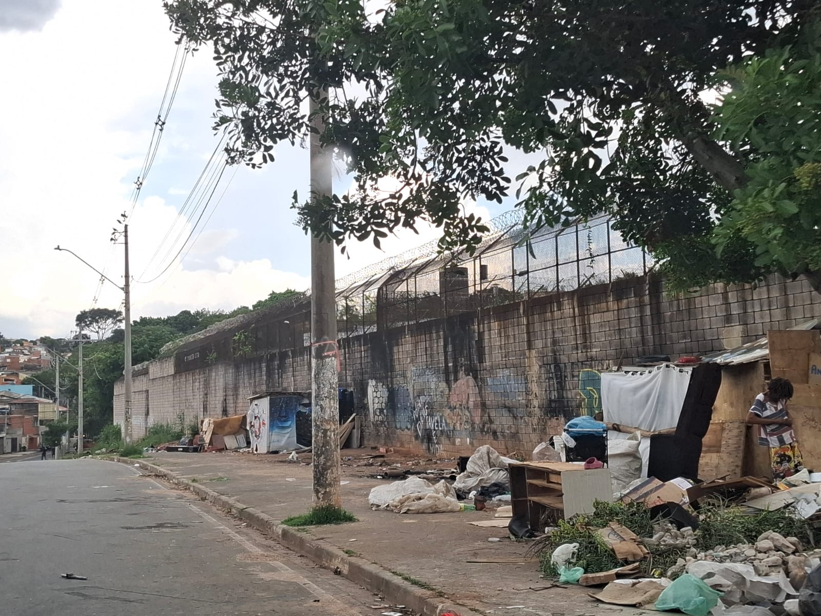 ‘Mini cracolândia’ na região de viaduto expõe problema social e de segurança no Von Zuben