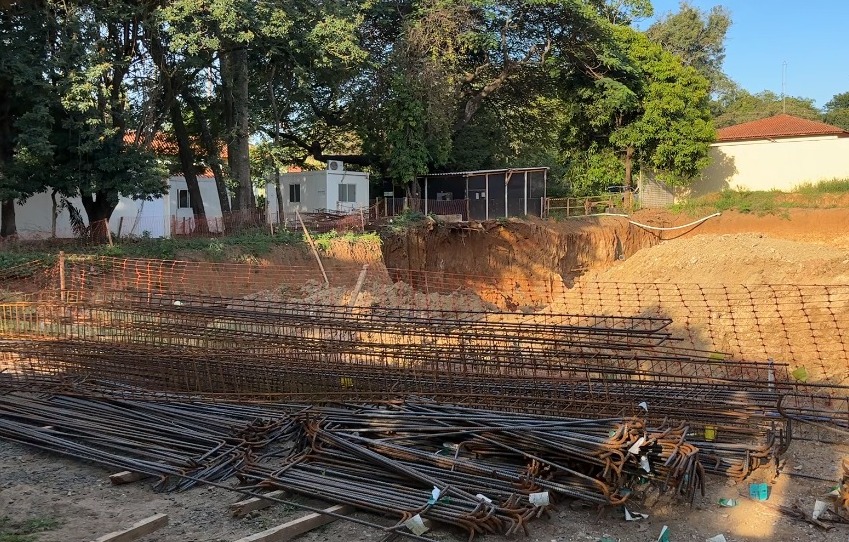 Trabalhador é resgatado após ser soterrado em obra na USP, em Piracicaba 