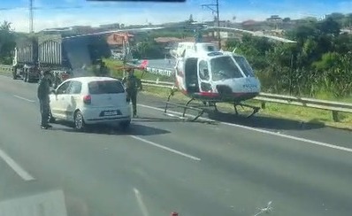 Motociclista é socorrido em estado grave após acidente; Águia da PM pousou na Bandeirantes