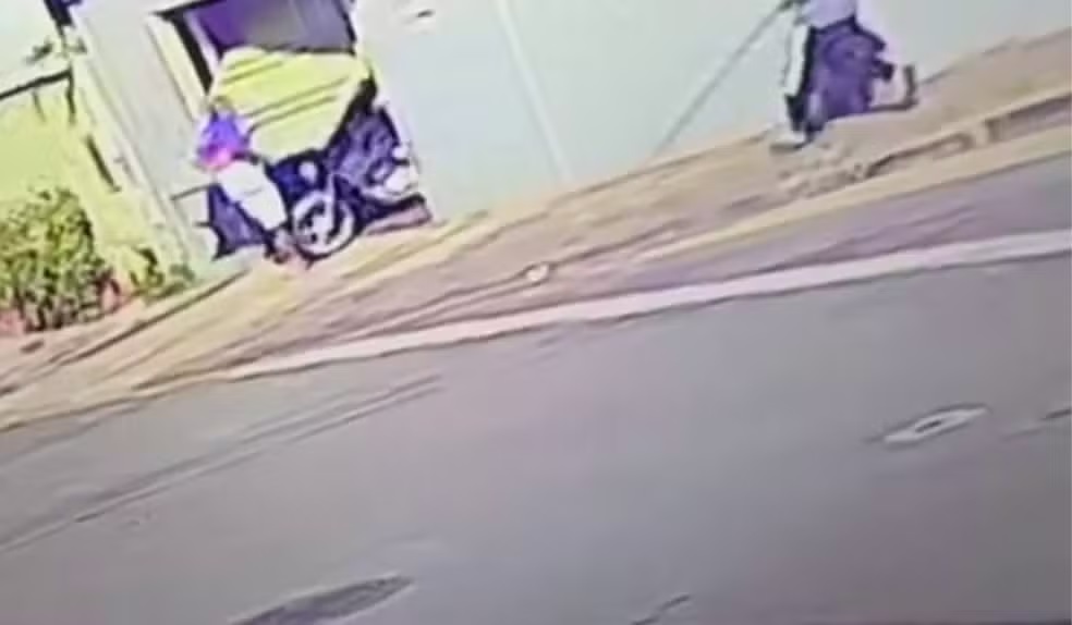 Criminosos invadem casa em Limeira e furtam moto e aspirador de pó