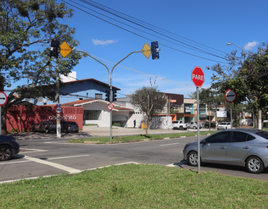 Semáforos inteligentes começam a operar em cruzamento da José Bonifácio em Campinas 