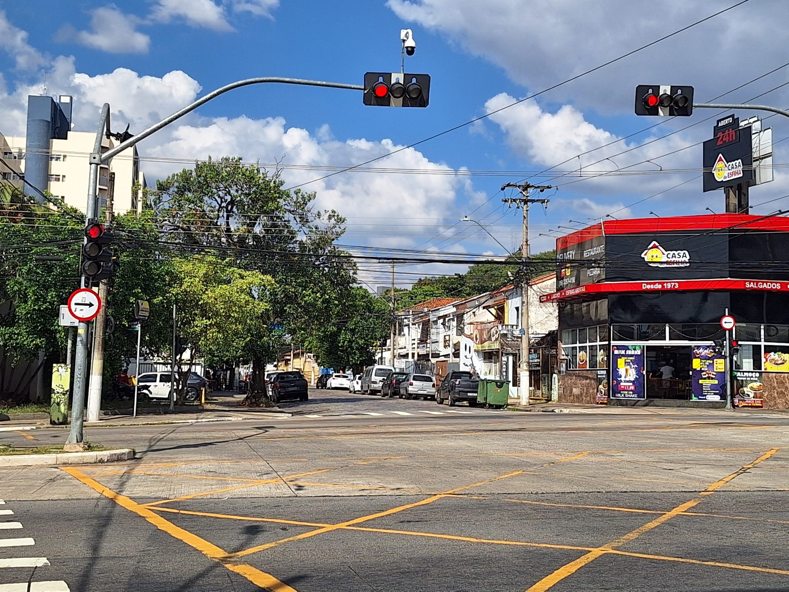 Câmera no cruzamento da João Jorge com Salles Oliveira registra infrações a partir desta segunda (4)