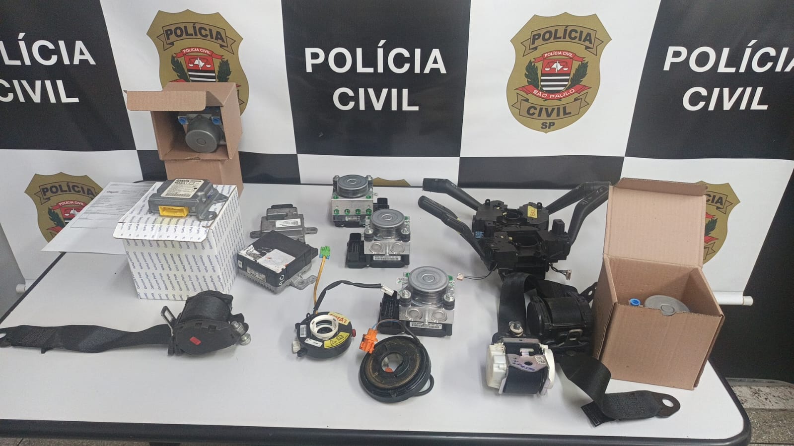 Polícia fecha loja de autopeças em Campinas e prende dupla por venda irregular de itens