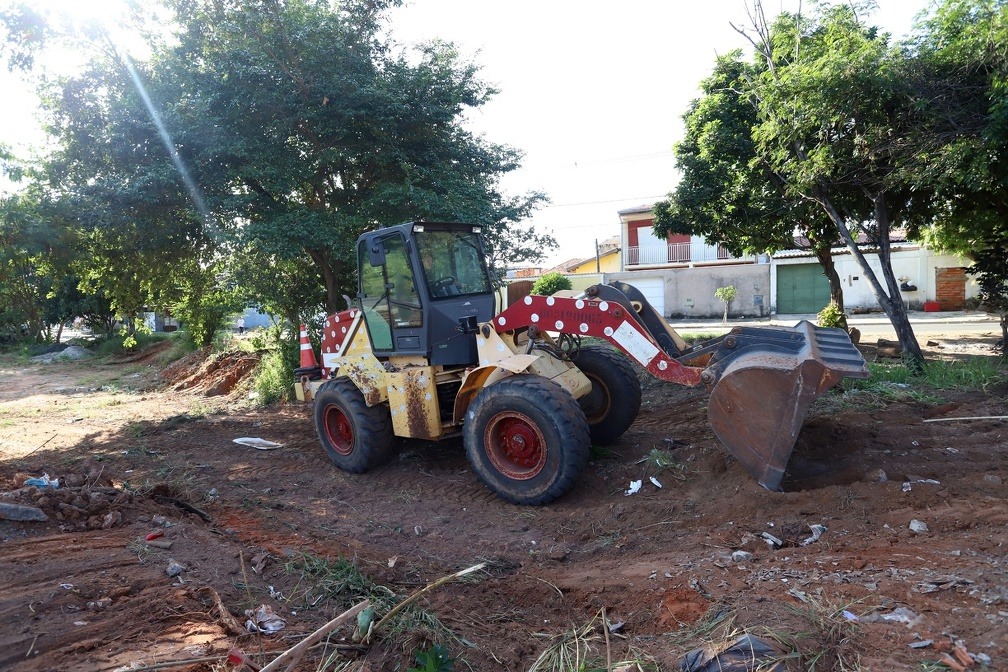 Mutirão da Prefeitura recolhe 76 toneladas de resíduos no Jardim Bassoli e região 