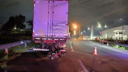 Motociclista morre na Rod. Dom Pedro após bater em traseira de carreta 