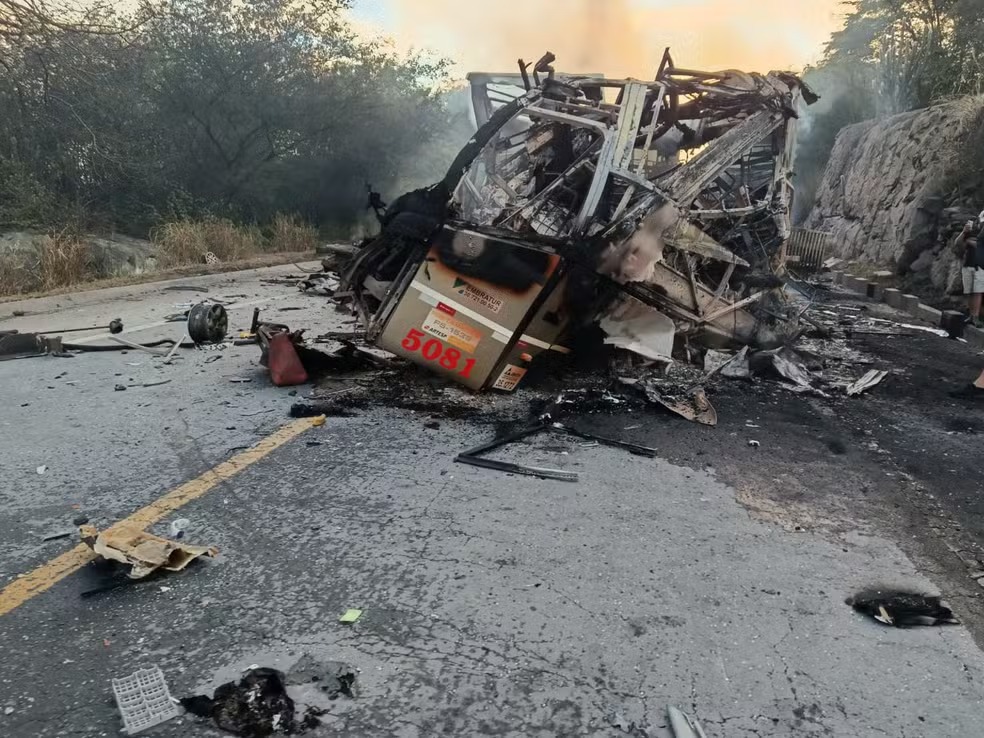 Tragédia em MG: Quatro passageiros que embarcaram em Campinas estavam em ônibus de acidente com oito mortes 
