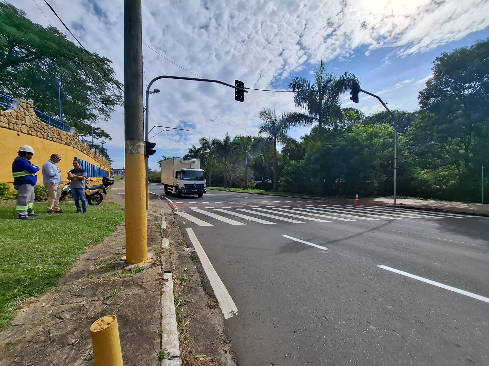 ‘Semáforo inteligente’ começa a operar na Avenida Magalhães Teixeira em Campinas