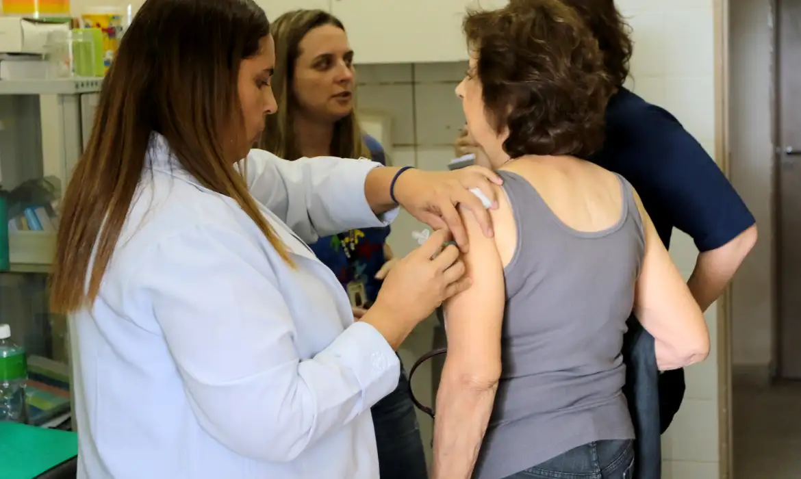 Casos de caxumba avançam nas regiões de Piracicaba e Campinas diante da redução da vacinação 