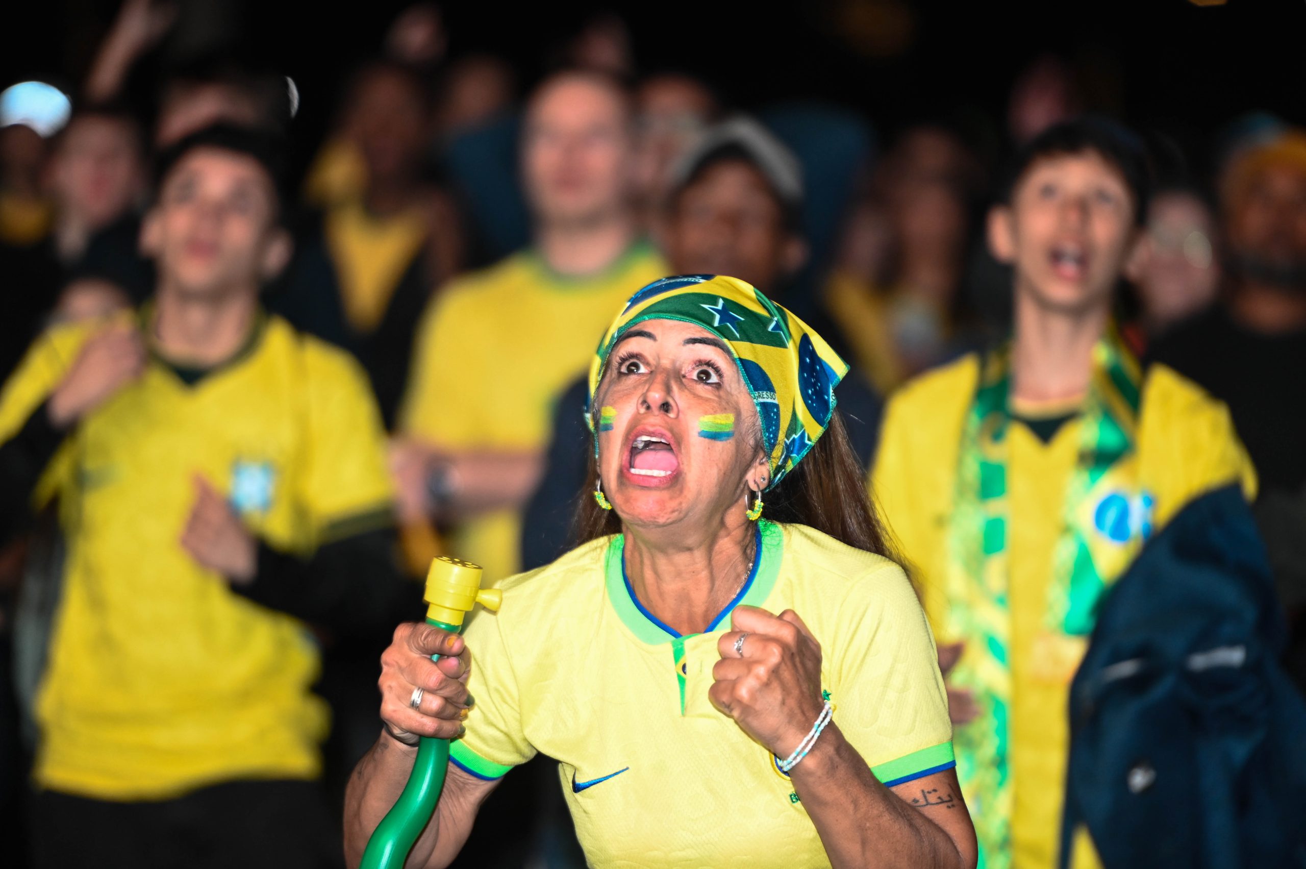 Arena do Torcedor reúne 7 mil pessoas para acompanhar seleção brasileira em Campinas