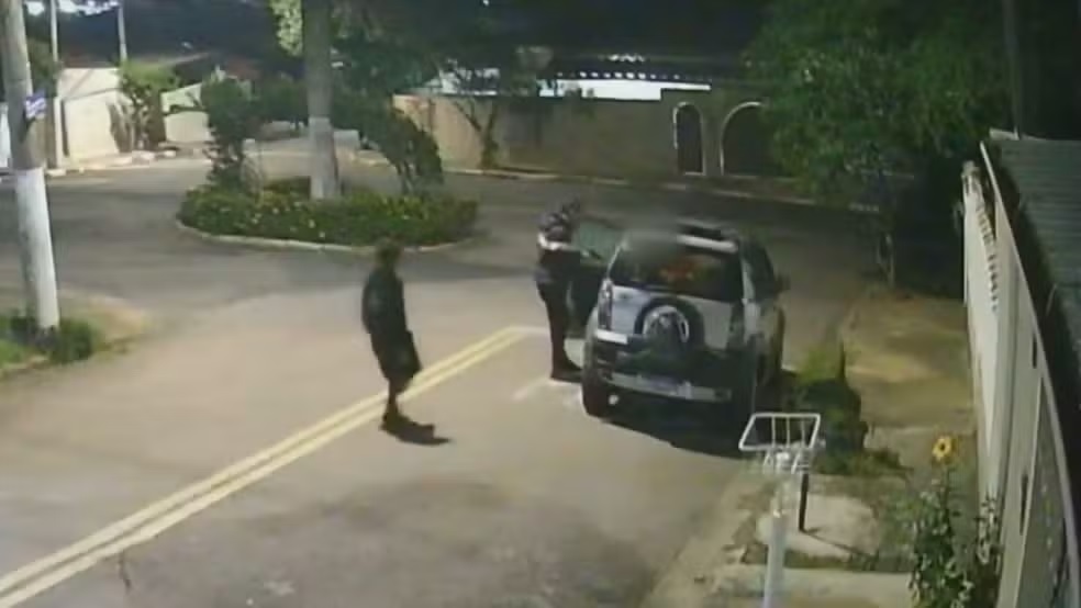 Mulher tira filho de carro durante tentativa de assalto em Valinhos
