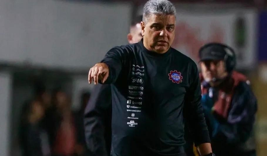 Técnico do Caxias, Marcelo Cabo fala da ascensão do Guarani dentro da Série C