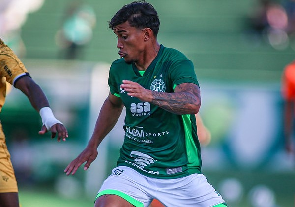 Guarani se blinda contra assédio de outros clubes ao meio-campo Carlos Eduardo