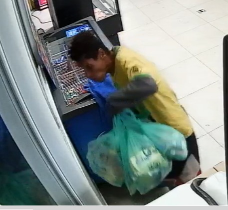 Minimercado é furtado duas vezes em 24 horas no Botafogo em Campinas; homem furtou chocolates e cigarros  