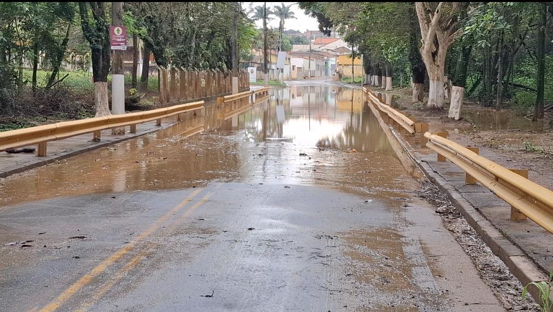 Defesa Civil prevê liberação da Rua Siqueira Campos nesta sexta-feira em Monte Mor