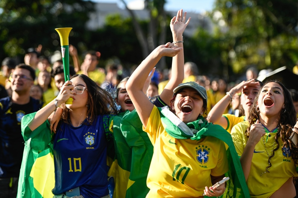 Com food trucks e música, Arena do Torcedor transmite Brasil x Noruega neste domingo (5)