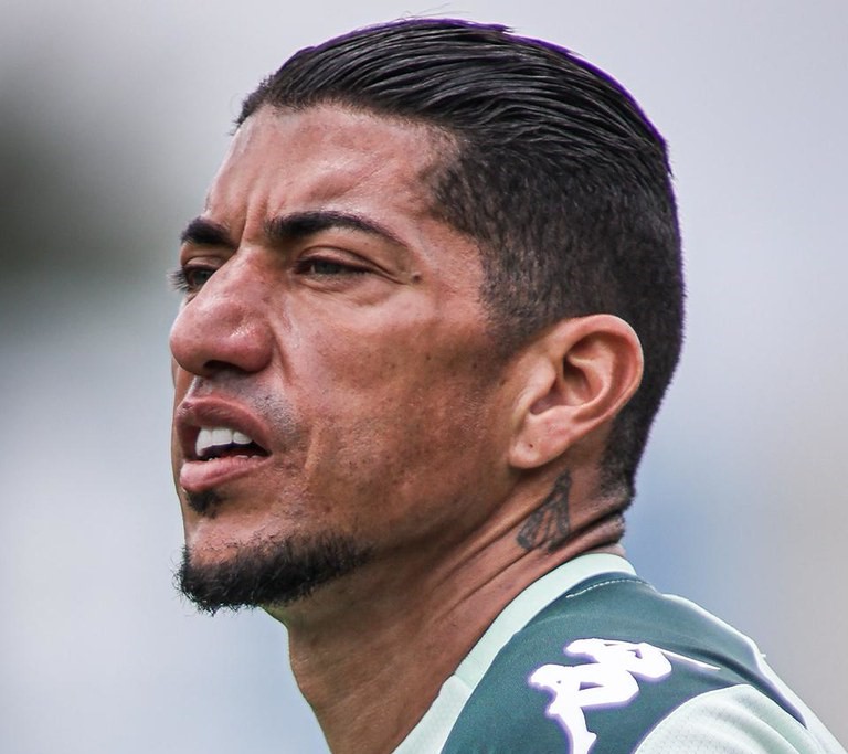 Guarani confirma rescisão de contrato com o volante Ralf