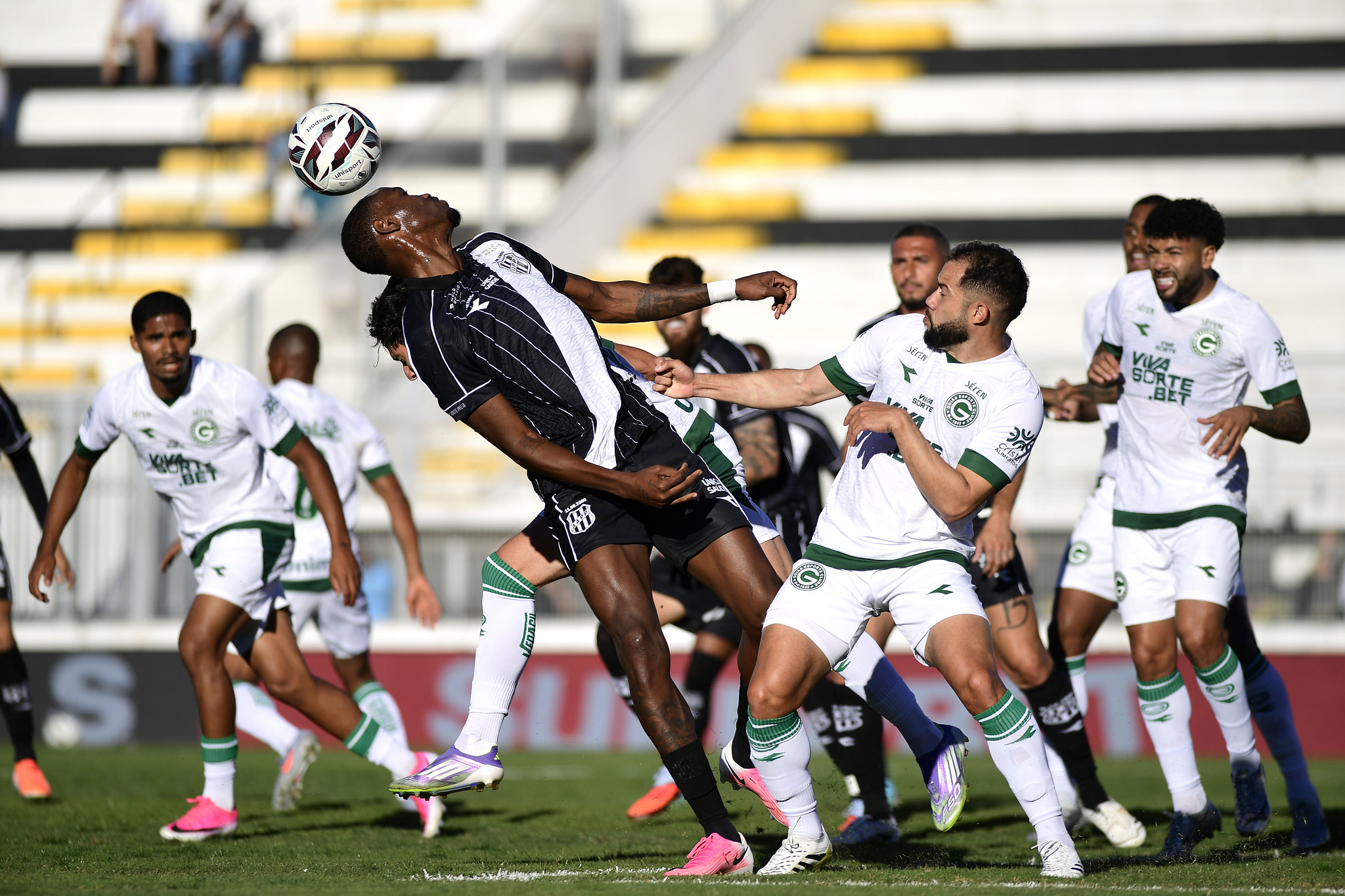 Ponte Preta perde para o Goiás e chega a 12 jogos de jejum na Série B