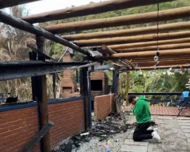 Incêndio atinge casa do goleiro Caíque França: “Agradecer a Deus que ninguém se machucou”
