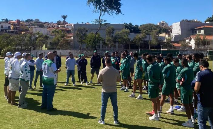 Guarani tem desfalques para duelo contra a Inter; membros de organizada se reúnem com elenco