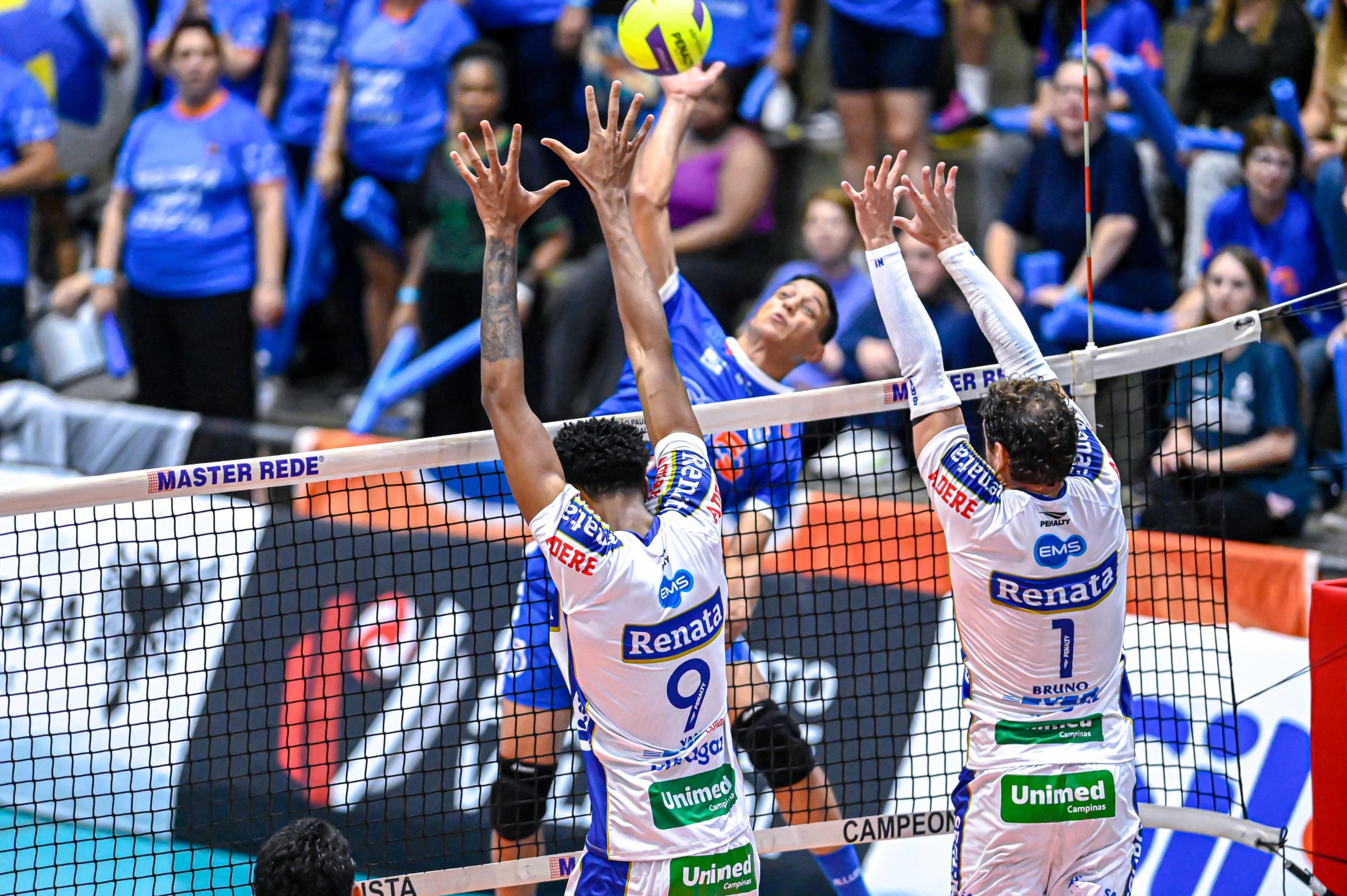 Vôlei Renata vence Guarulhos na estreia do Campeonato Paulista