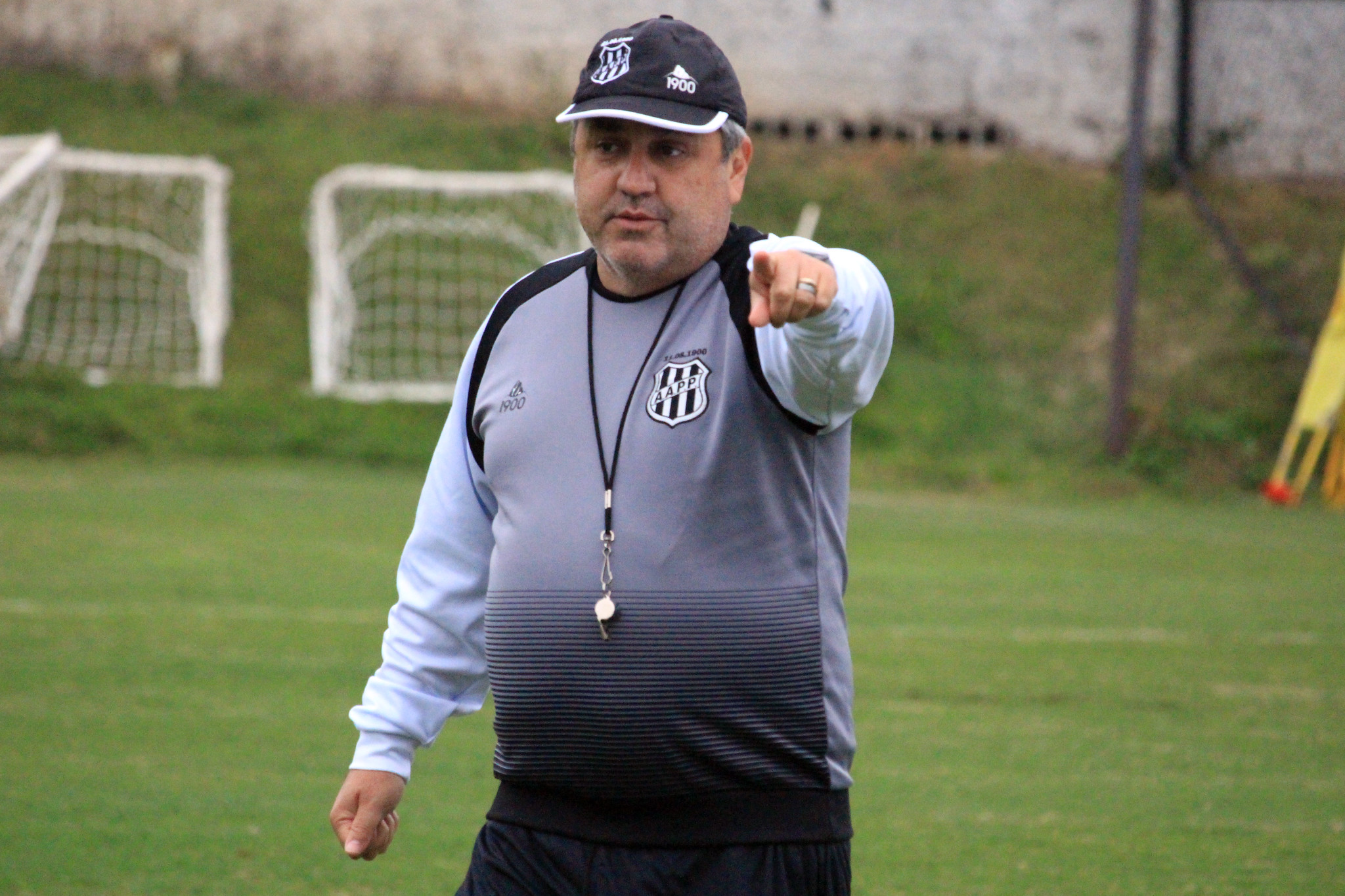Ponte Preta negocia com Gilson Kleina para assumir comando técnico