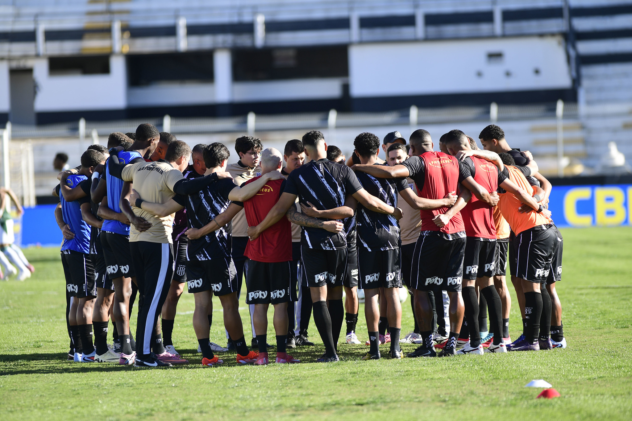 Antes da goleada contra o Vila, atletas da Ponte divulgam nota a favor de SAF e ameaçam greve