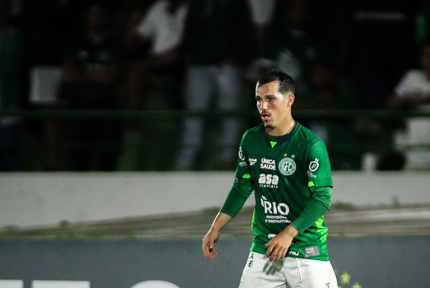 Cachoeira tem lesão no joelho e desfalca o Guarani; Hebert é dúvida