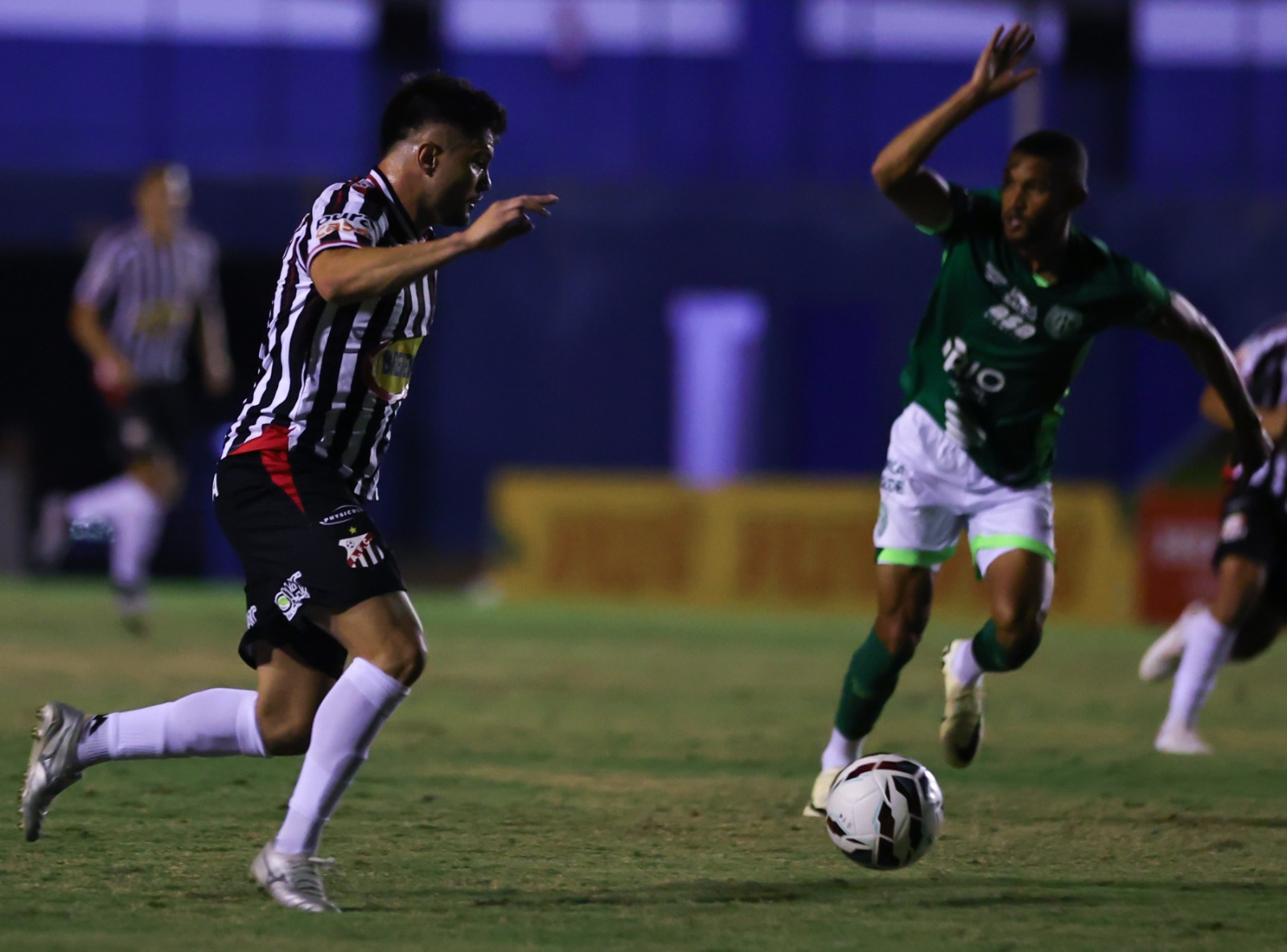 Guarani exagera em perder gols e perde para o Anápolis fora de casa