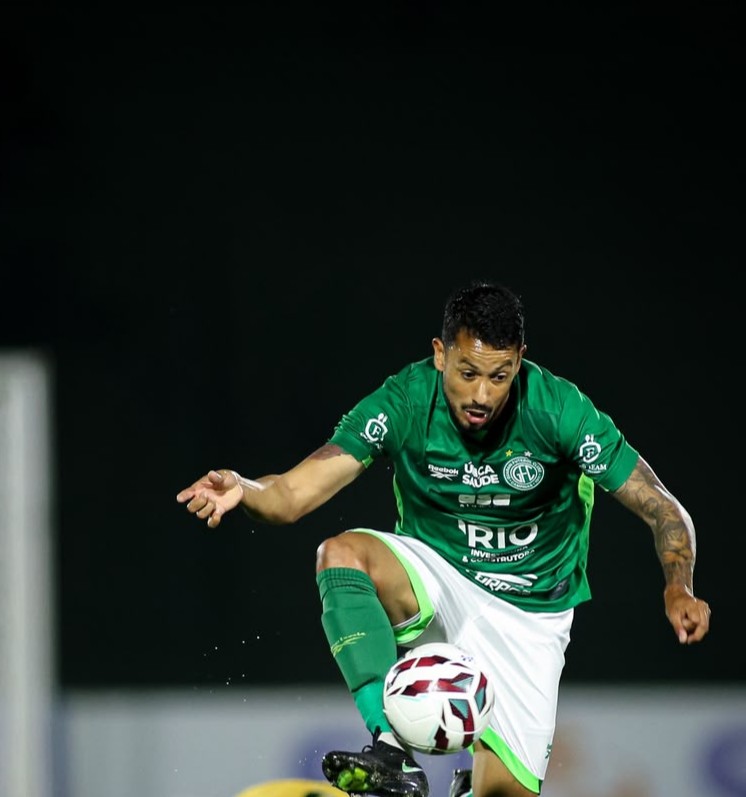 Guarani abre 2 a 0, sofre apagão e fica no empate com Ypiranga