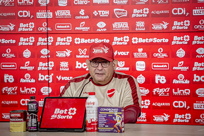 Guto aposta em desempenho no clássico para impulsionar campanha do Vila Nova na Série B