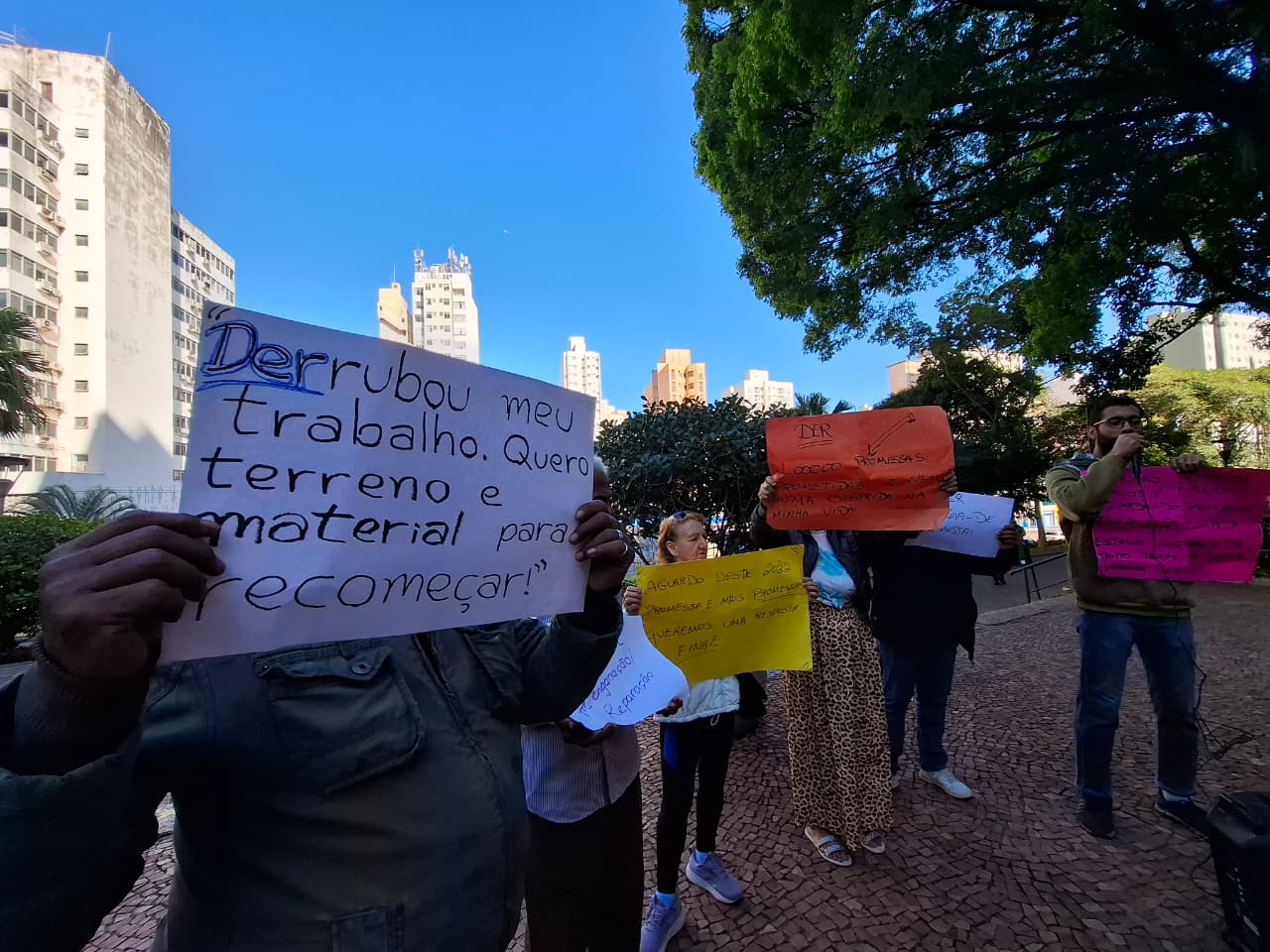 Moradores da região da Miguel Melhado protestam por definição sobre novas moradias