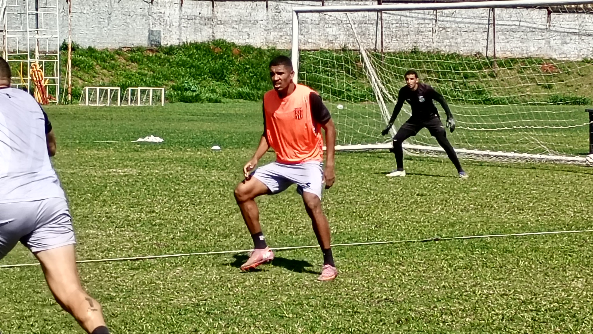 Ponte Preta confirma contratação de atacante para sequência da Série B
