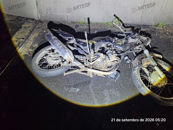 Garupa morre após moto ser atingida por dois carros na Rodovia Adalberto Panzan