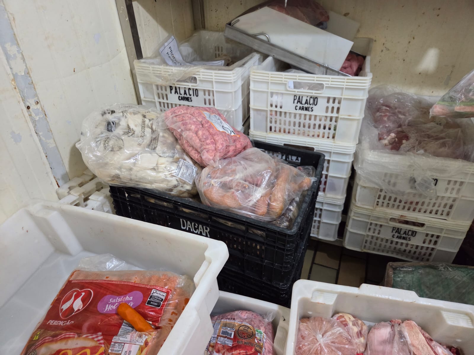 Açougue é fechado após polícia encontrar 350 quilos de carnes impróprias em Indaiatuba 