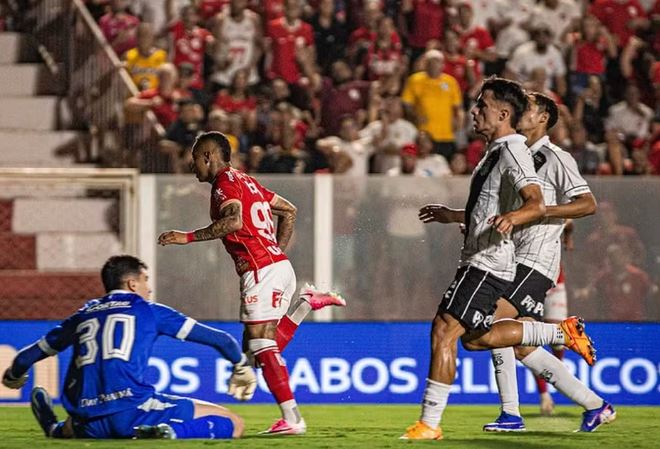 Após 28 rodadas, Ponte Preta tem a defesa mais vazada da história na Série B