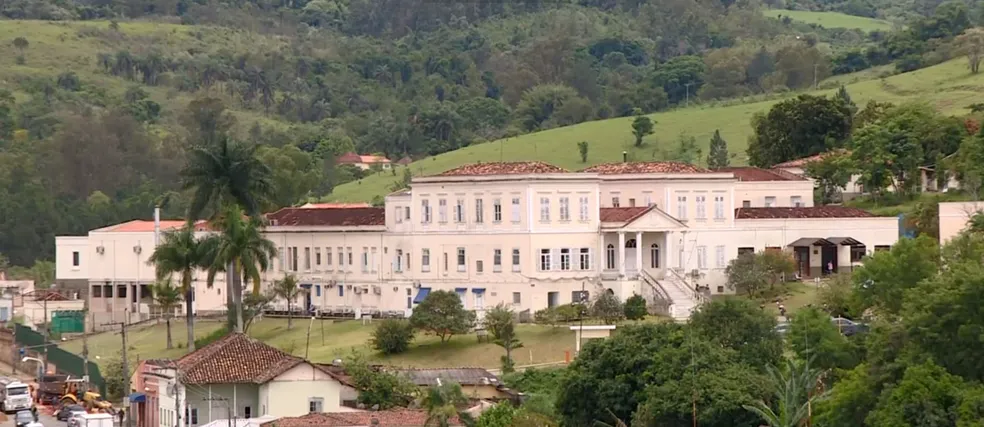 Idosa fica ferida após ser atacada por cães em Amparo