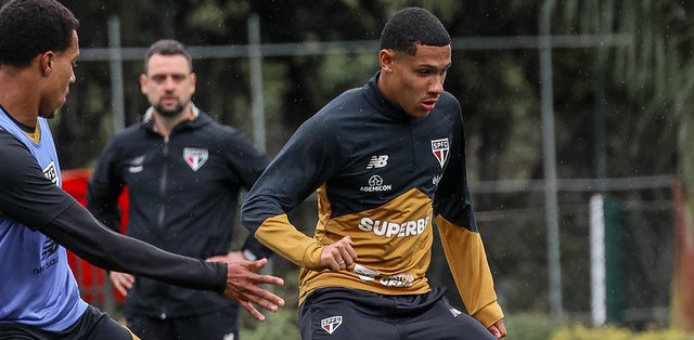 São Paulo faz duelo gigante com Boca Juniors nesta noite