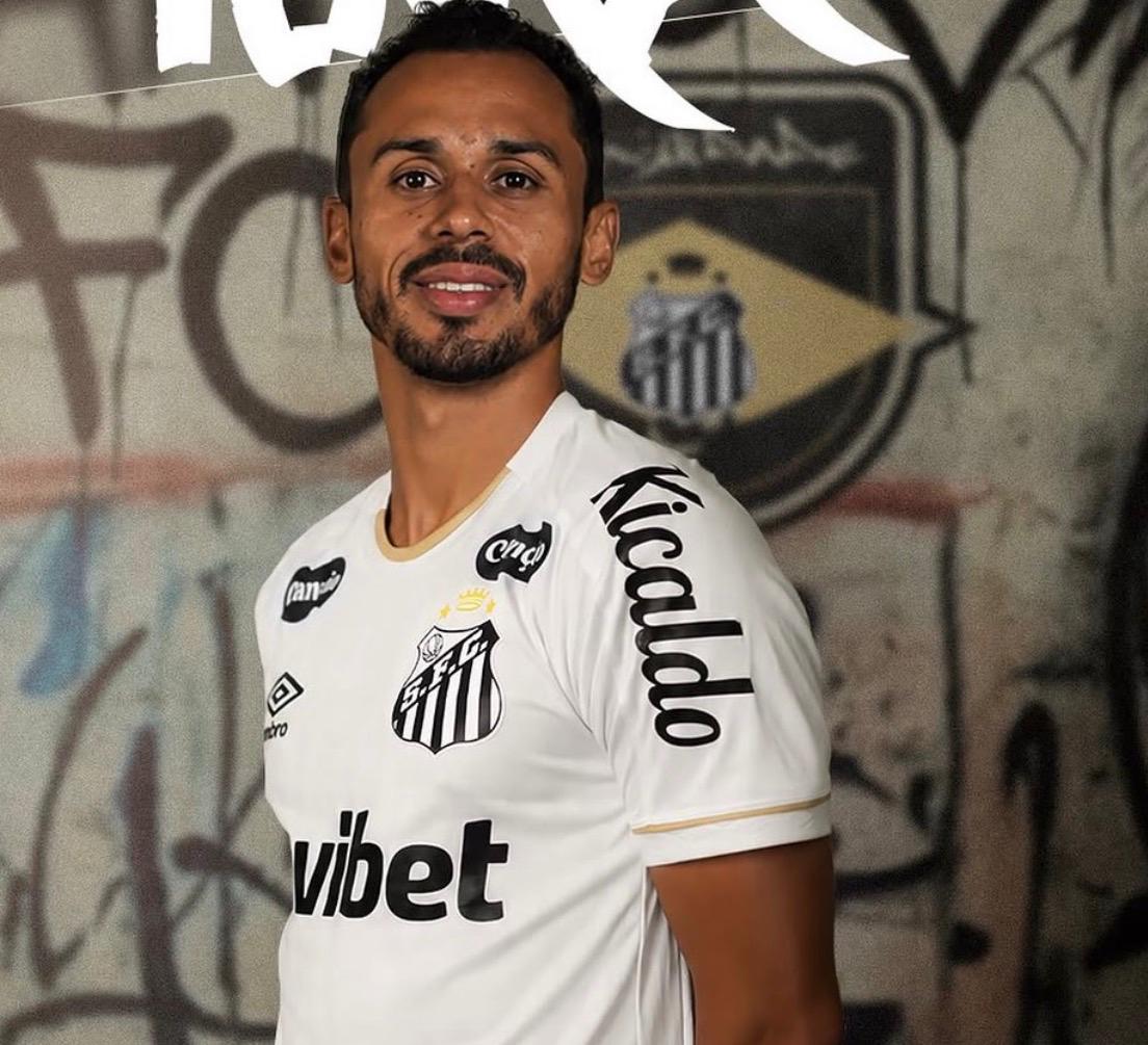Santos confirma contratação de Lima ex-Fluminense
