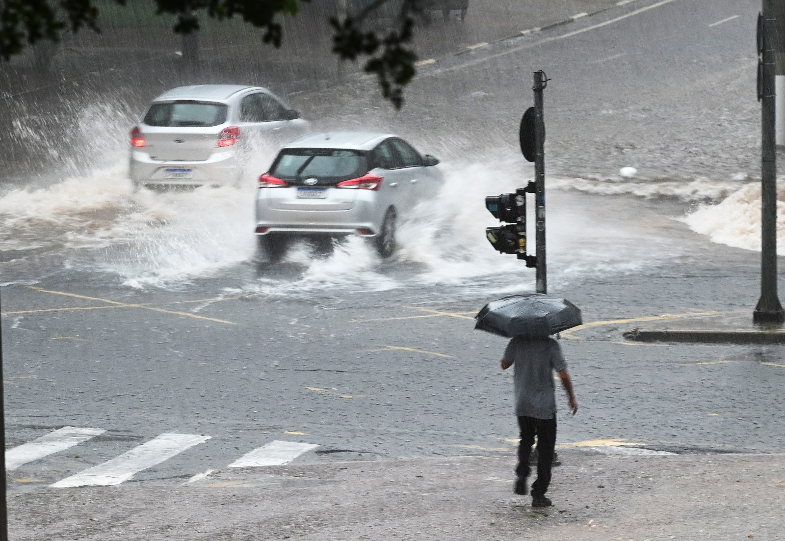 Chuva provoca 15 ocorrências em Campinas nesta segunda-feira