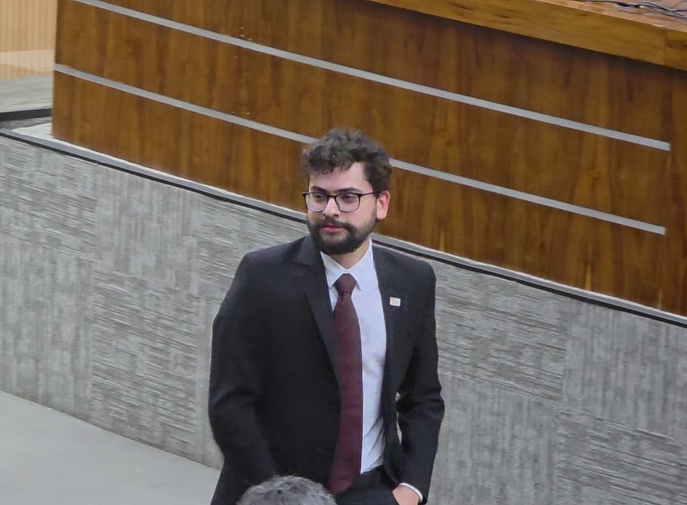 Justiça Eleitoral multa Vini Oliveira por impulsionamento de conteúdo contra Higor Diego